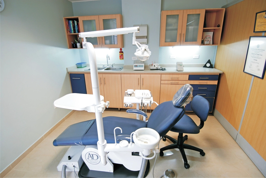 Dental Website Redesign Guide: 15 Signs It’s Time + What a High-Converting Site Needs (2026)